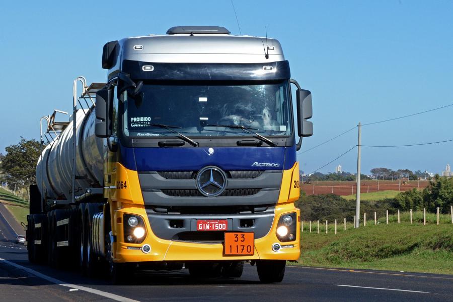  Mercedes-Benz Actros 2646 6x4 Tanker 2017 года  (BR) (фото 3 из 3)